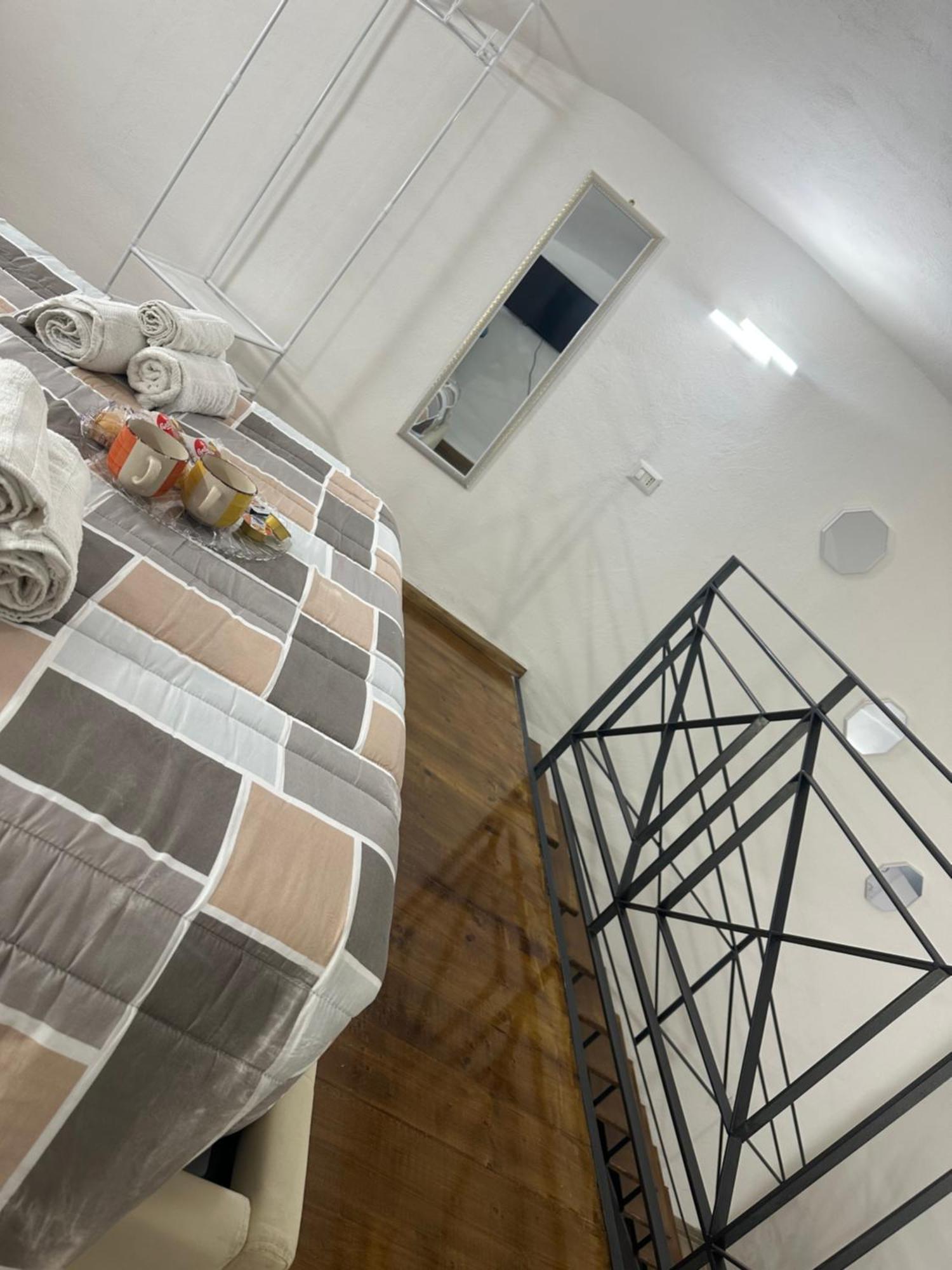 那不勒斯Aurora House公寓 外观 照片